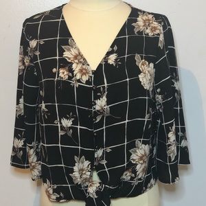Urban romantic floral top silky size m